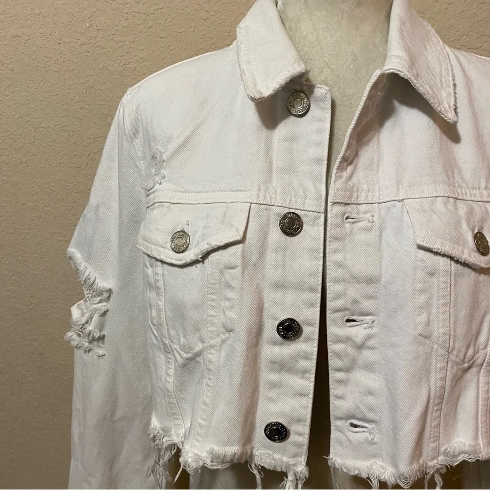 Zara White Jacket Cropped Distressed Frayed Hem Denim Button Front Size Small